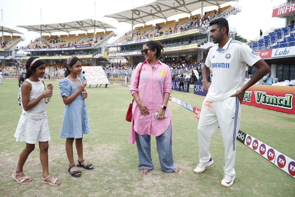 R Ashwin, his wife Prithi Narayanan, and their children