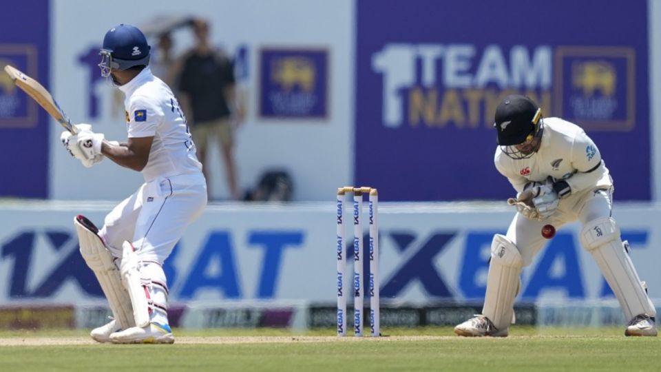 Tom Blundell missed a stumping chance of Dimuth Karunaratne