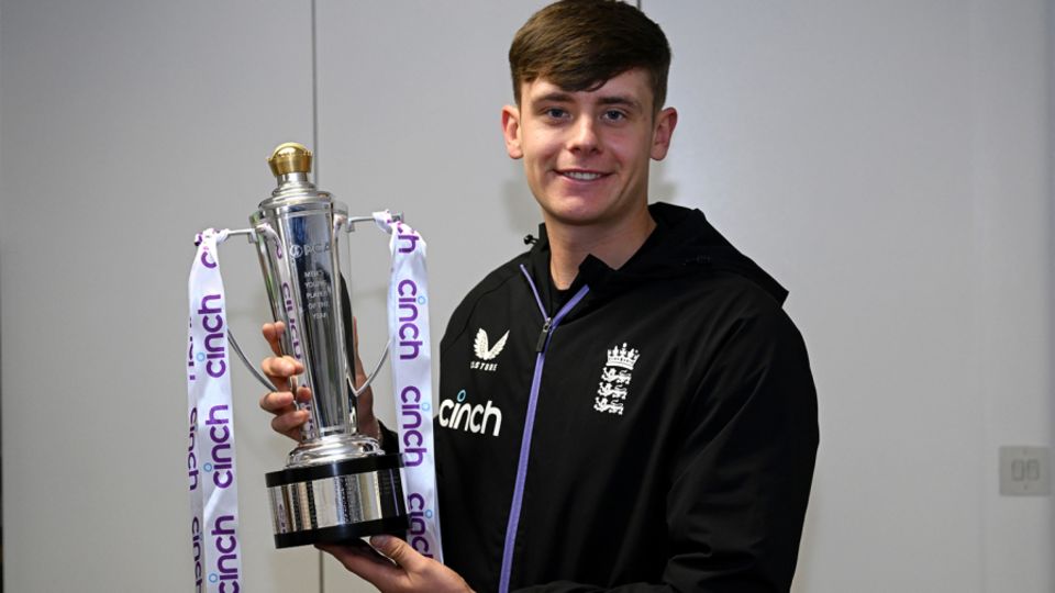 Jamie Smith receives the PCA Men's Young Player of the Year award