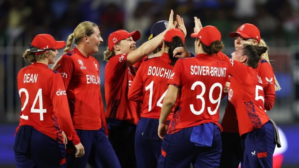 Linsey Smith picked up two wickets as England closed out the game