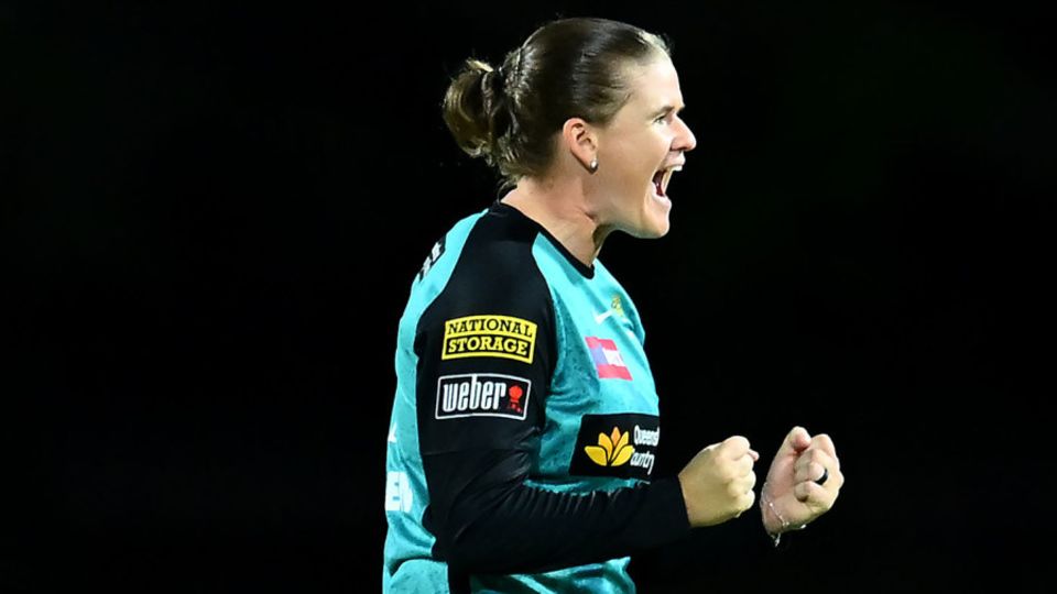 Jess Jonassen starred with bat and ball