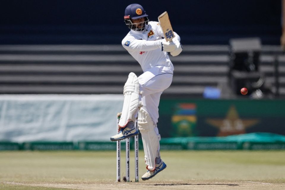 Dhananjaya de Silva played his shots freely on his way to 59