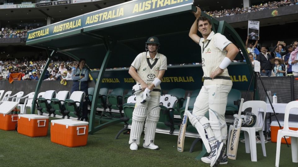 Steven Smith and Pat Cummins put together a century partnership for the seventh wicket
