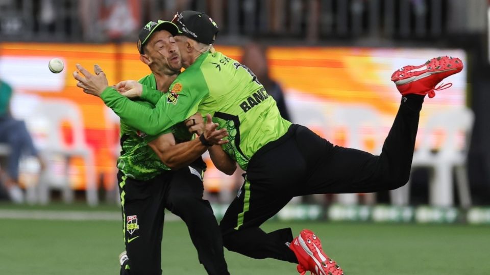 Daniel Sams and Cameron Bancroft collided when going for the same catch