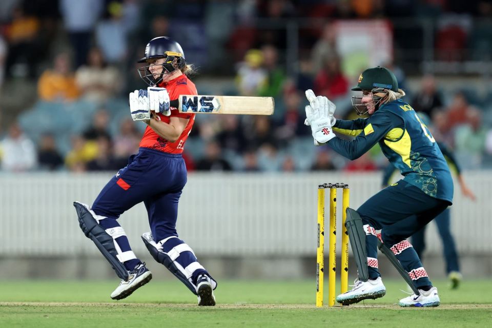England fell just short despite Heather Knight's efforts