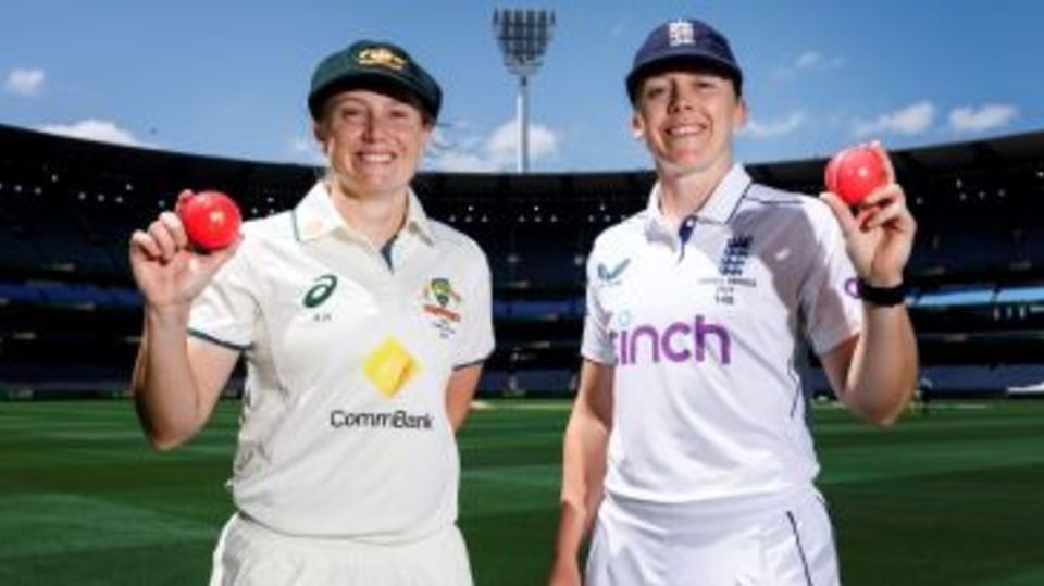 Alyssa Healy and Heather Knight pose ahead of the day-night Ashes Test at the MCG