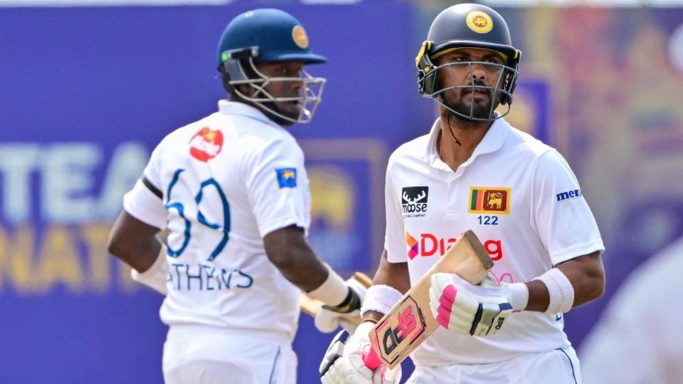 Dinesh Chandimal and Angelo Mathews shared a 69-run stand for the third wicket