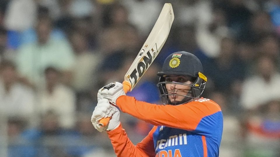 Abhishek Sharma lays into a pull