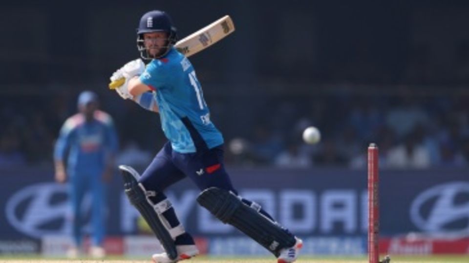 Ben Duckett cracks a cut