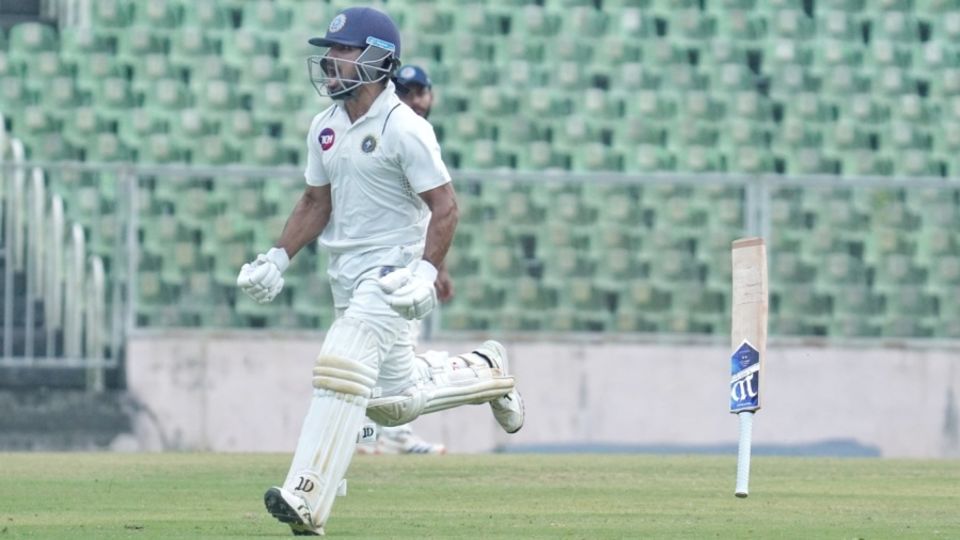 Salman Nizar celebrates after Kerala qualify for the Ranji semi-final