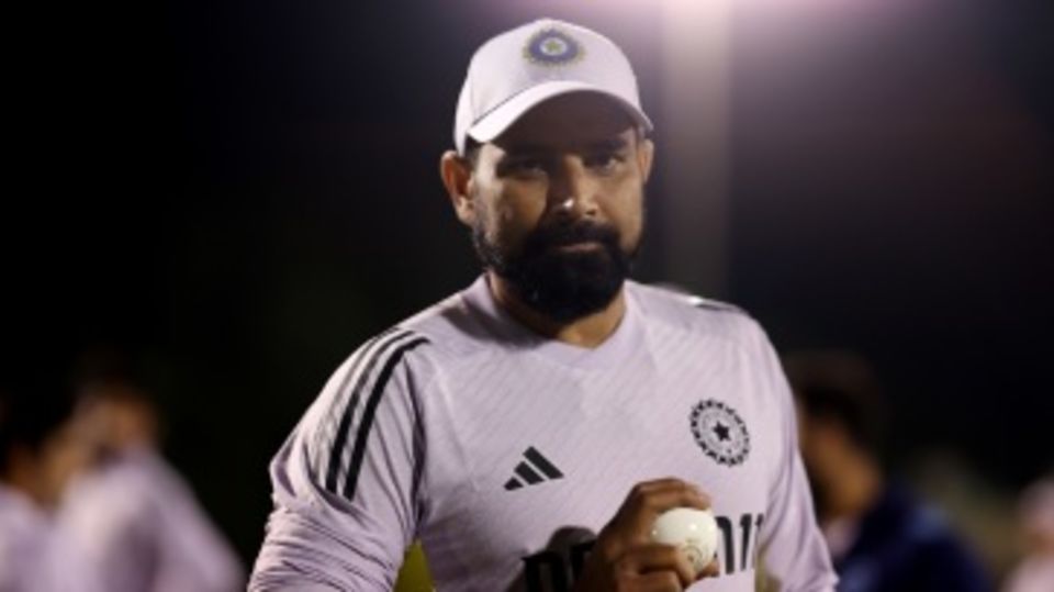 Mohammed Shami trains under lights in Dubai