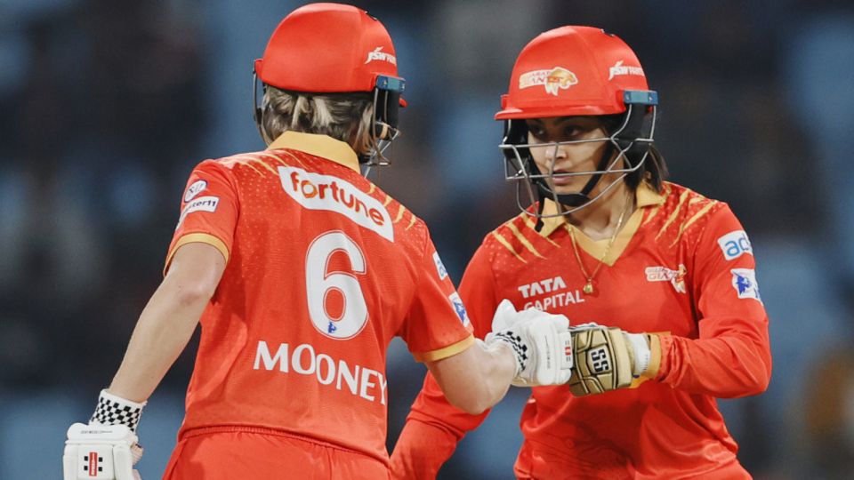 Beth Mooney and Harleen Deol were top scorers for Gujarat Giants