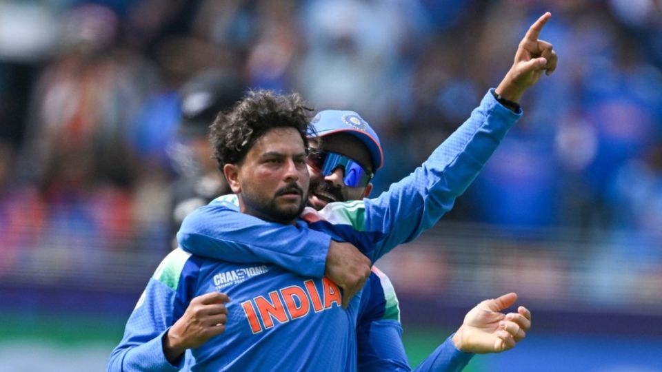 India's spinners bowled all the middle overs (11 to 40)