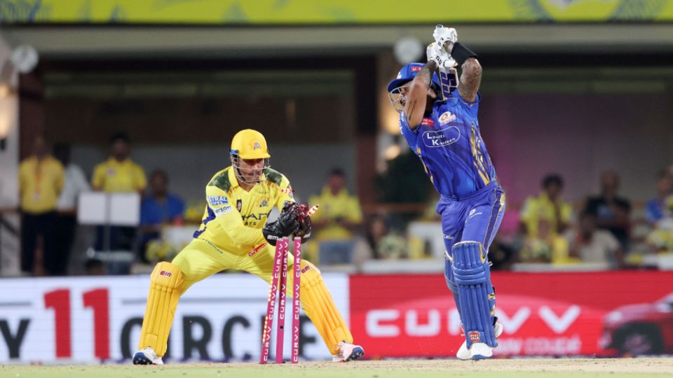 MS Dhoni stumps Suryakumar Yadav