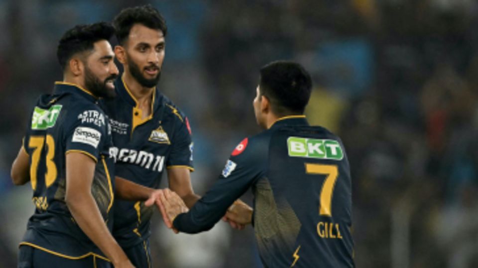 Mohammed Siraj and Prasidh Krishna took four wickets between themselves