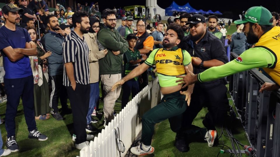 Khushdil Shah had to be restrained from getting into an altercation with some spectators in Mount Maunganui