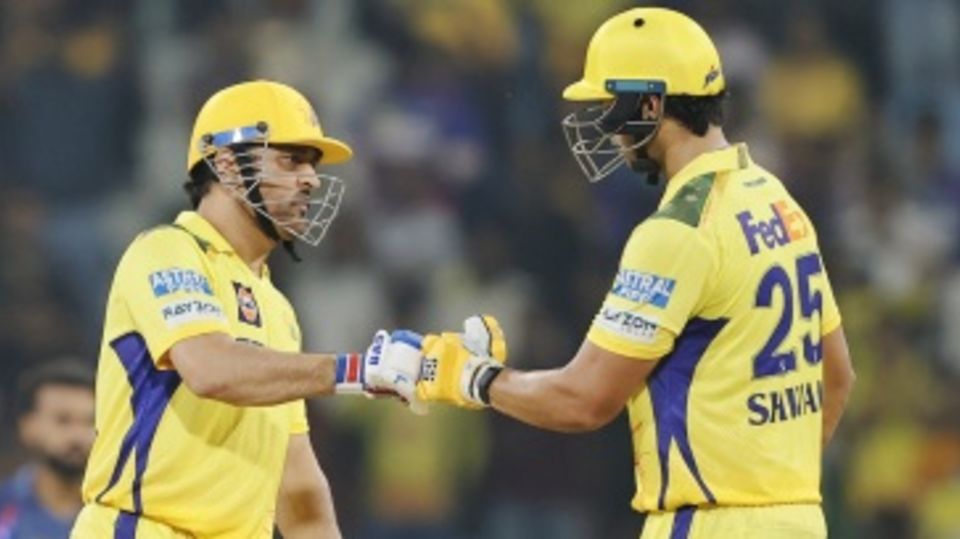 MS Dhoni and Shivam Dube bump fists in the middle