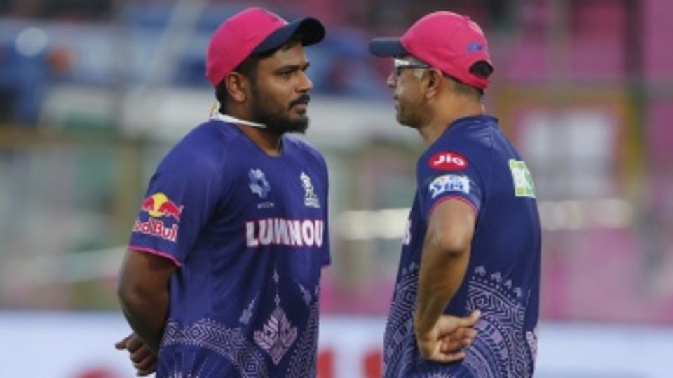 Sanju Samson and Rahul Dravid have a chat