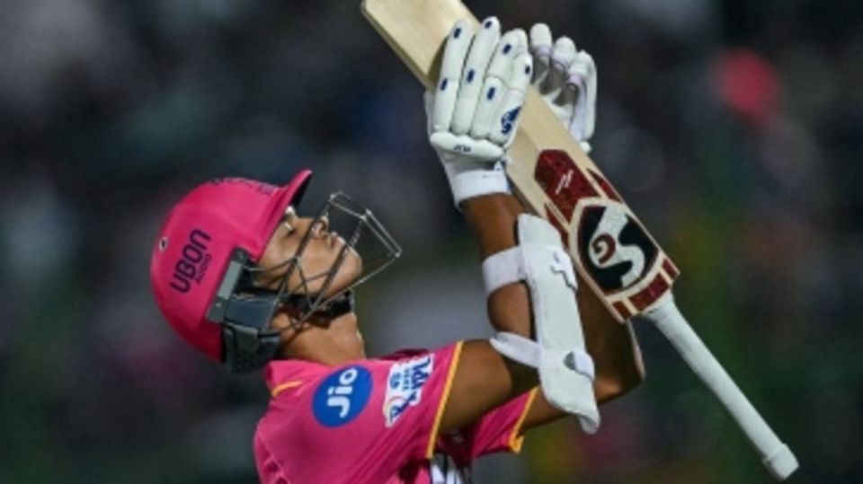 Yashasvi Jaiswal is dejected after falling for 13