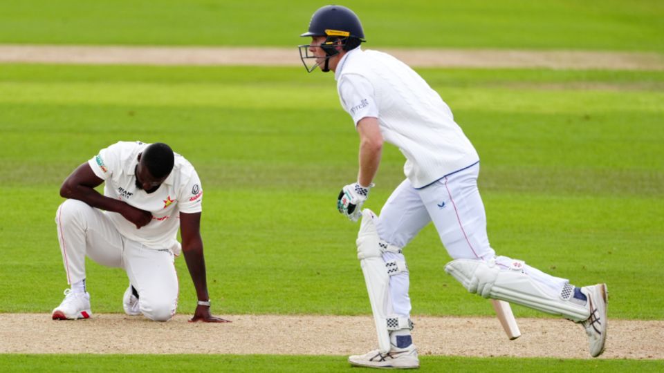 Tanaka Chivanga looks dejected as Crawley piles on the runs