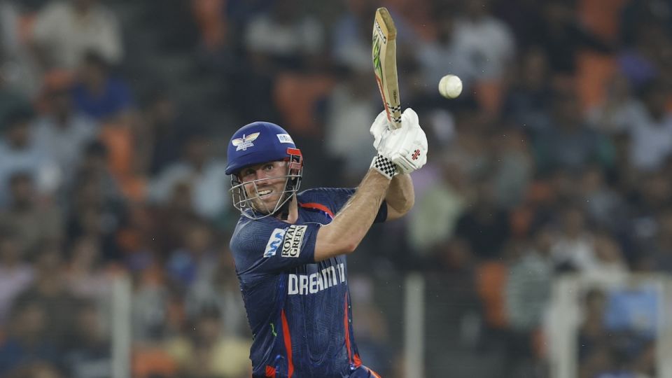 Mitchell Marsh goes over the off side
