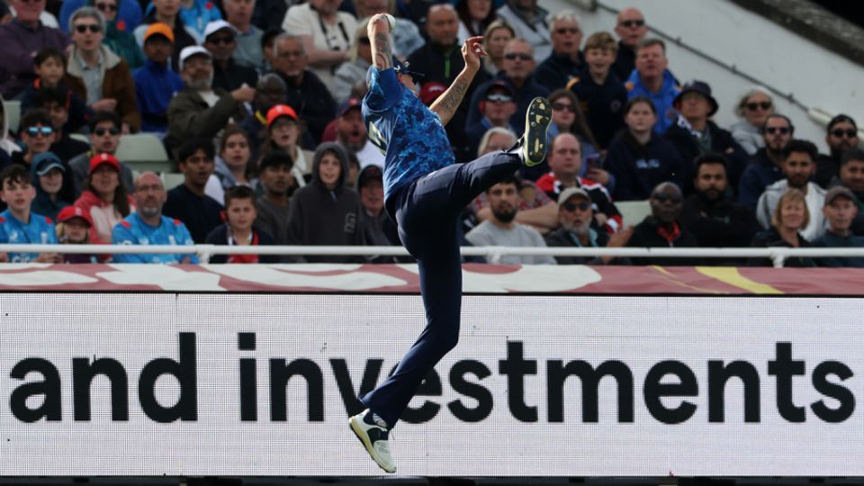 Brydon Carse took a spectacular catch in the deep