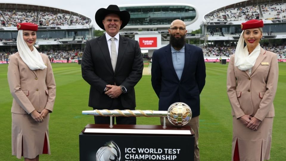 Hall of Famers Matthew Hayden and Hashim Amla with the WTC mace