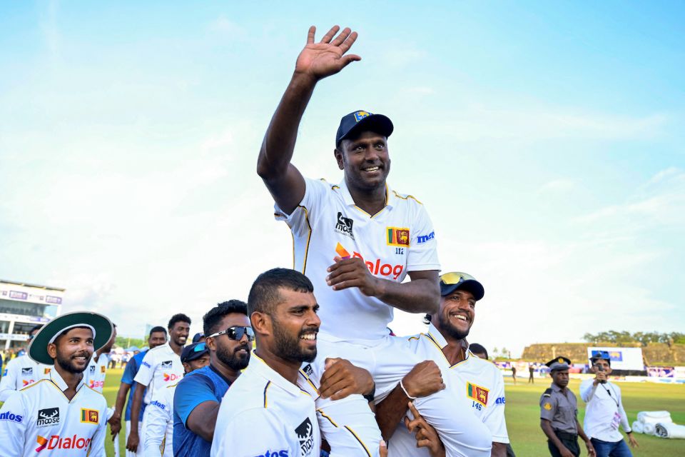 Angelo Mathews gets carried by his team-mates as he signs off from Test cricket