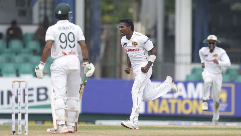 Vishwa Fernando was rewarded for his patience by having Najmul Hossain Shanto edging behind
