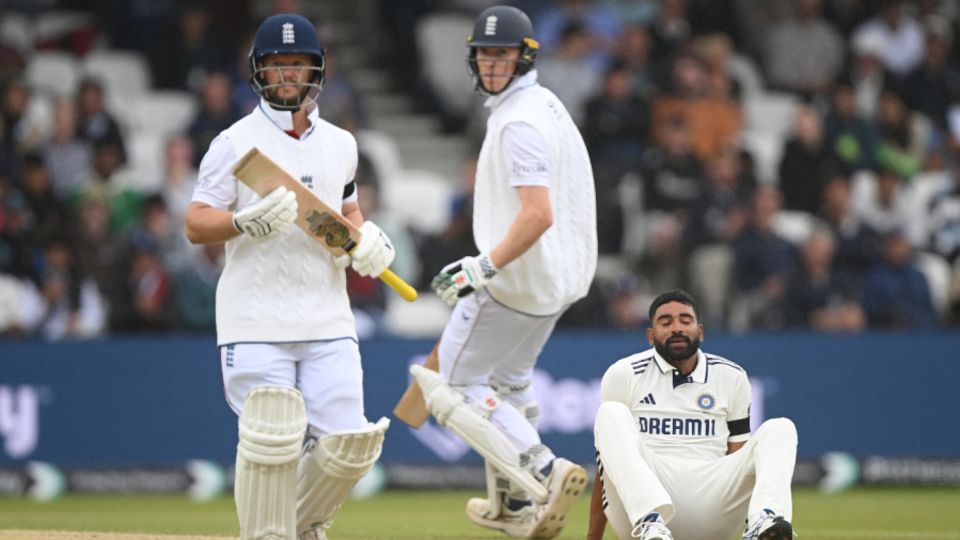 Duckett and Crawley left India floored with their 188-run stand