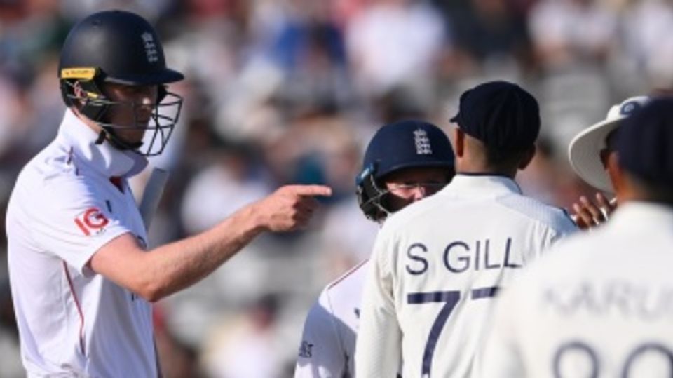 There was some finger-pointing between Zak Crawley and Shubman Gill