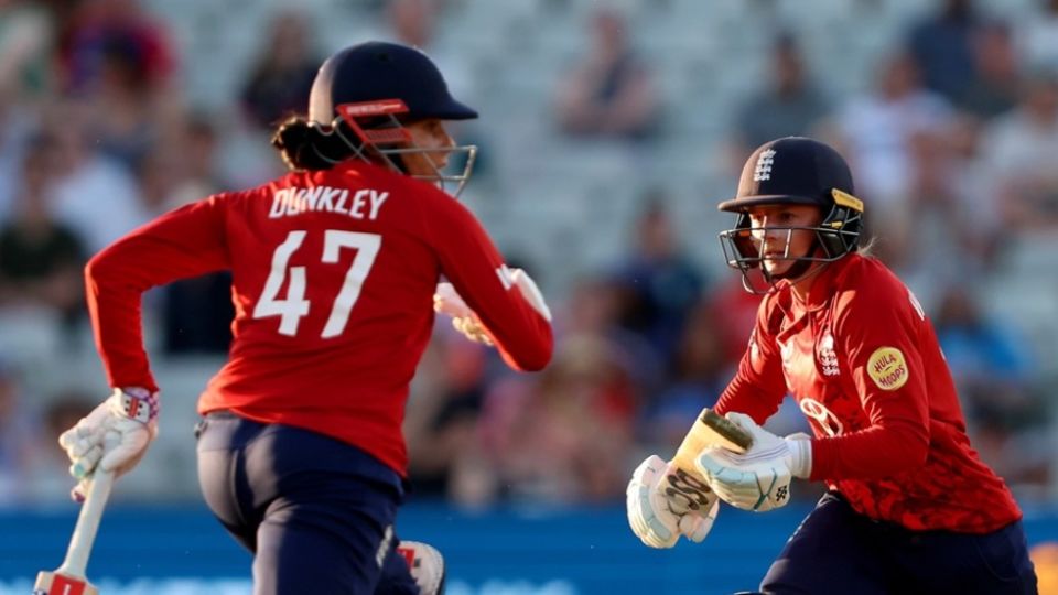 Danni Wyatt-Hodge and Sophia Dunkley added 101 runs for the opening wicket