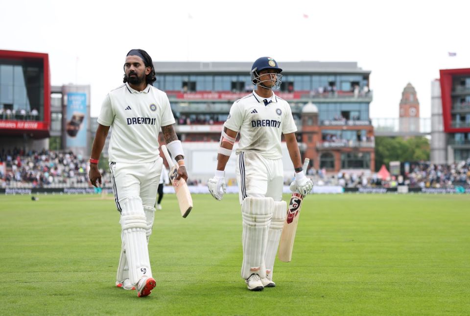 KL Rahul and Yashasvi Jaiswal saw out the first session
