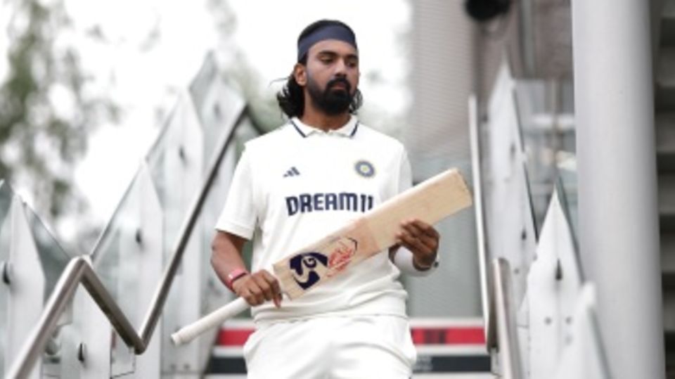 KL Rahul walks out to bat after lunch