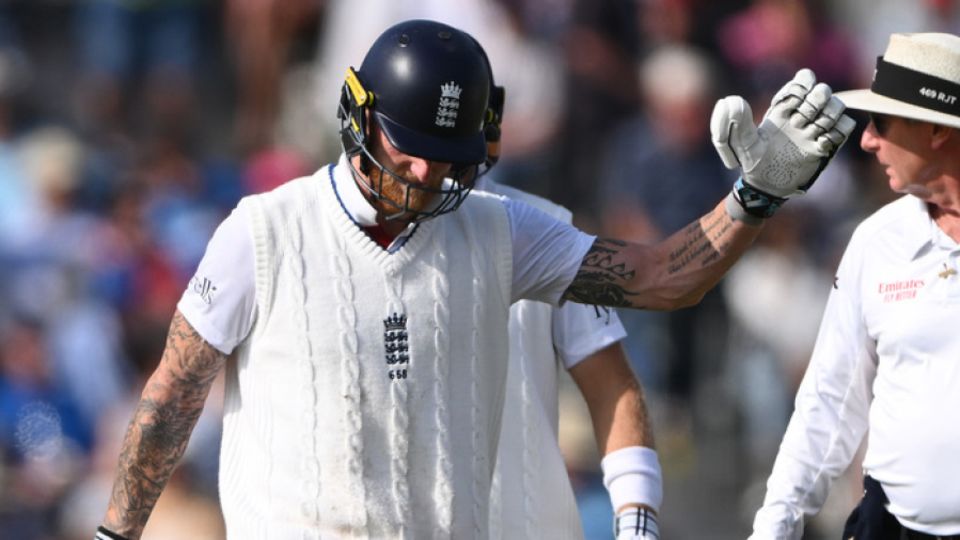 Ben Stokes retired hurt on 66 before coming back at the fall of the seventh wicket