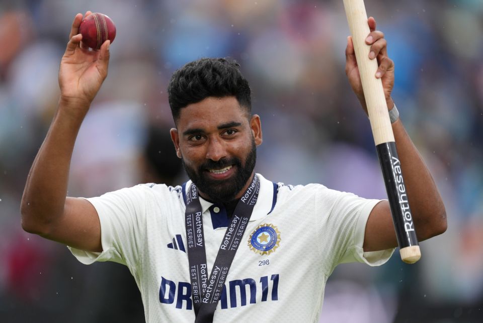 Siraj acknowledges the crowd after winning the Player-of-the-Match award