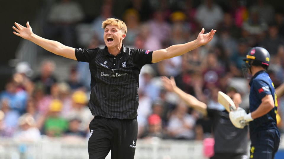 Alfie Ogborne celebrates the wicket of Colin Ackermann