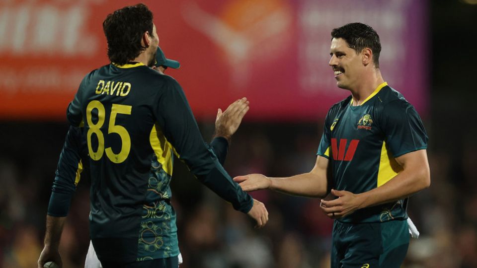 Ben Dwarshuis brings left-arm variety to Australia's attack