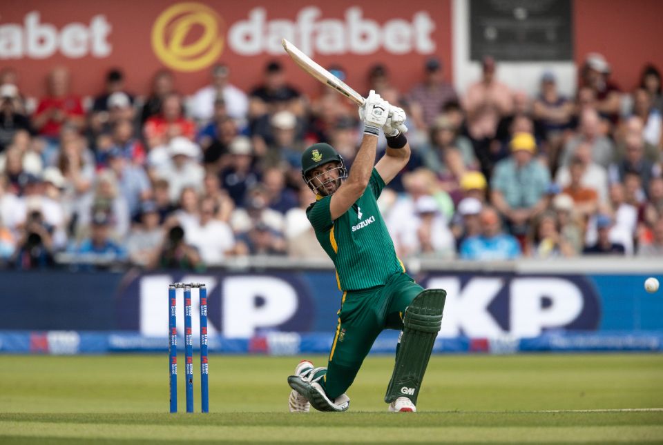 Aiden Markram blazes a drive over the covers in his flying start