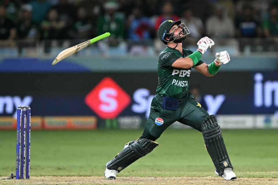 Sahibzada Farhan gave Pakistan a brisk start but slowed down after ten overs