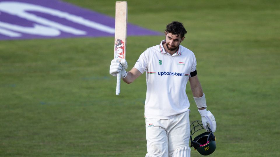 Stevie Eskinazi added another century for Leicestershire