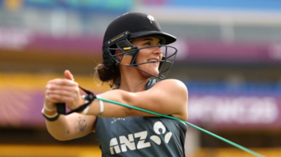 Amelia Kerr warms up ahead of the Women's World Cup