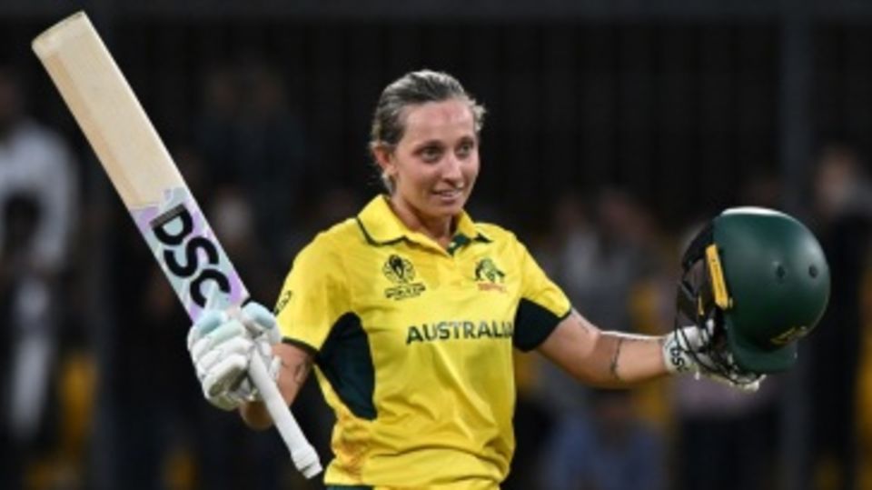 Ashleigh Gardner brought up a 77-ball century