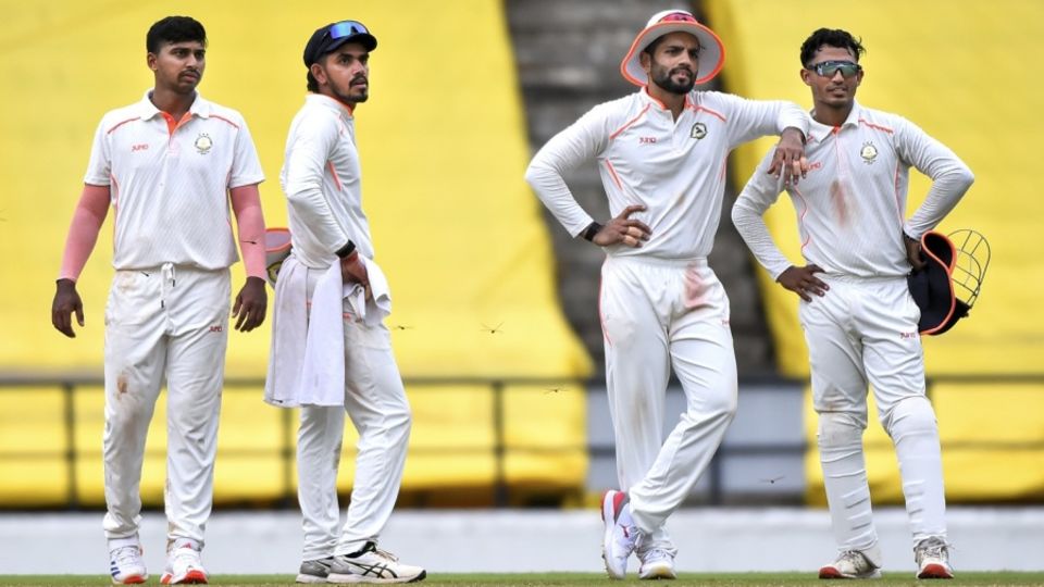 Darshan Nalkande, Yash Rathod, Dhruv Shorey and Aman Mokhade look on