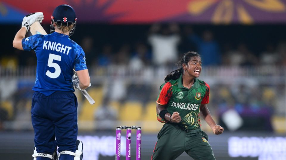 DRS saved Heather Knight twice against Marufa Akter in the first seven overs