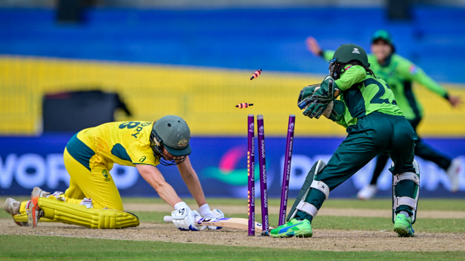Ellyse Perry was beaten and Sidra Nawaz completed the swift glovework