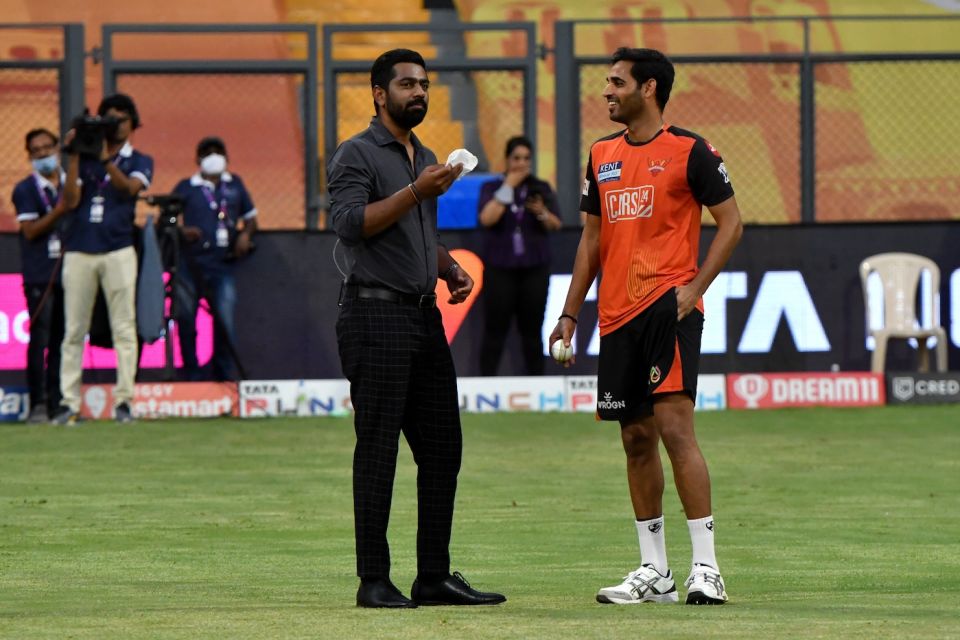 Abhinav Mukund and Bhuvneshwar Kumar attended NCA camps together. "Bhuvi was a very reserved kind of guy. But man, he used to make the ball talk. And that stood out for me"