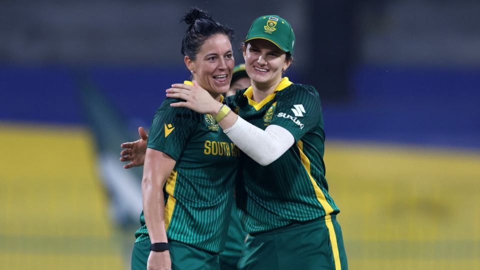 Marizanne Kapp and Laura Wolvaardt celebrate a wicket