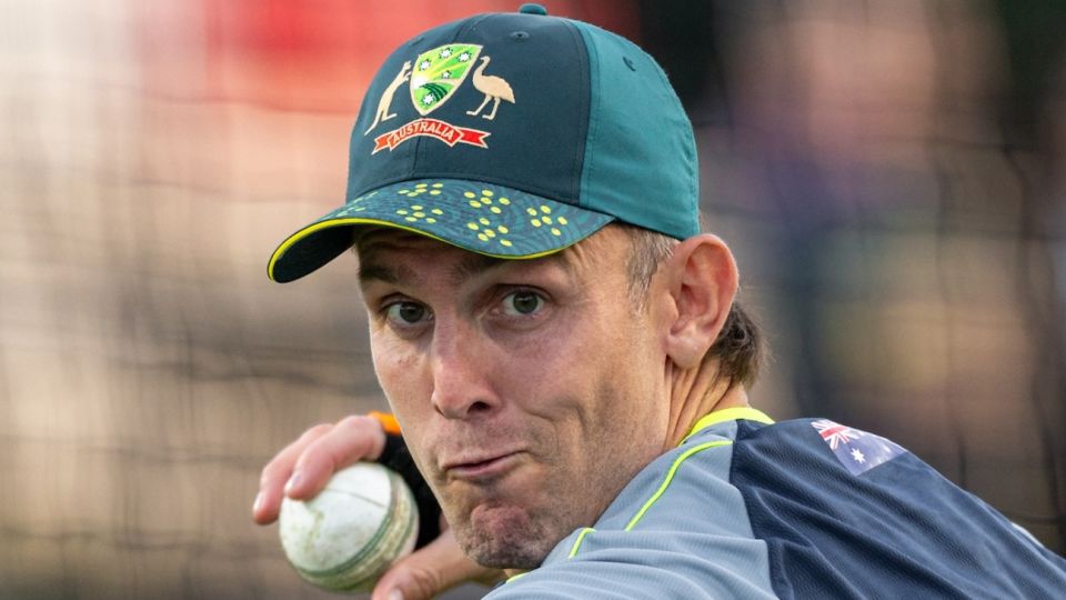 Mitchell Marsh takes part in a fielding drill