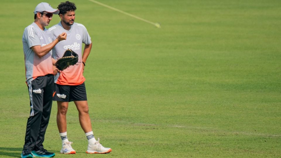 Gautam Gambhir and Kuldeep Yadav have a chat